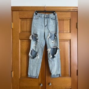 BDG Denim - Mom High Rise ripped jeans